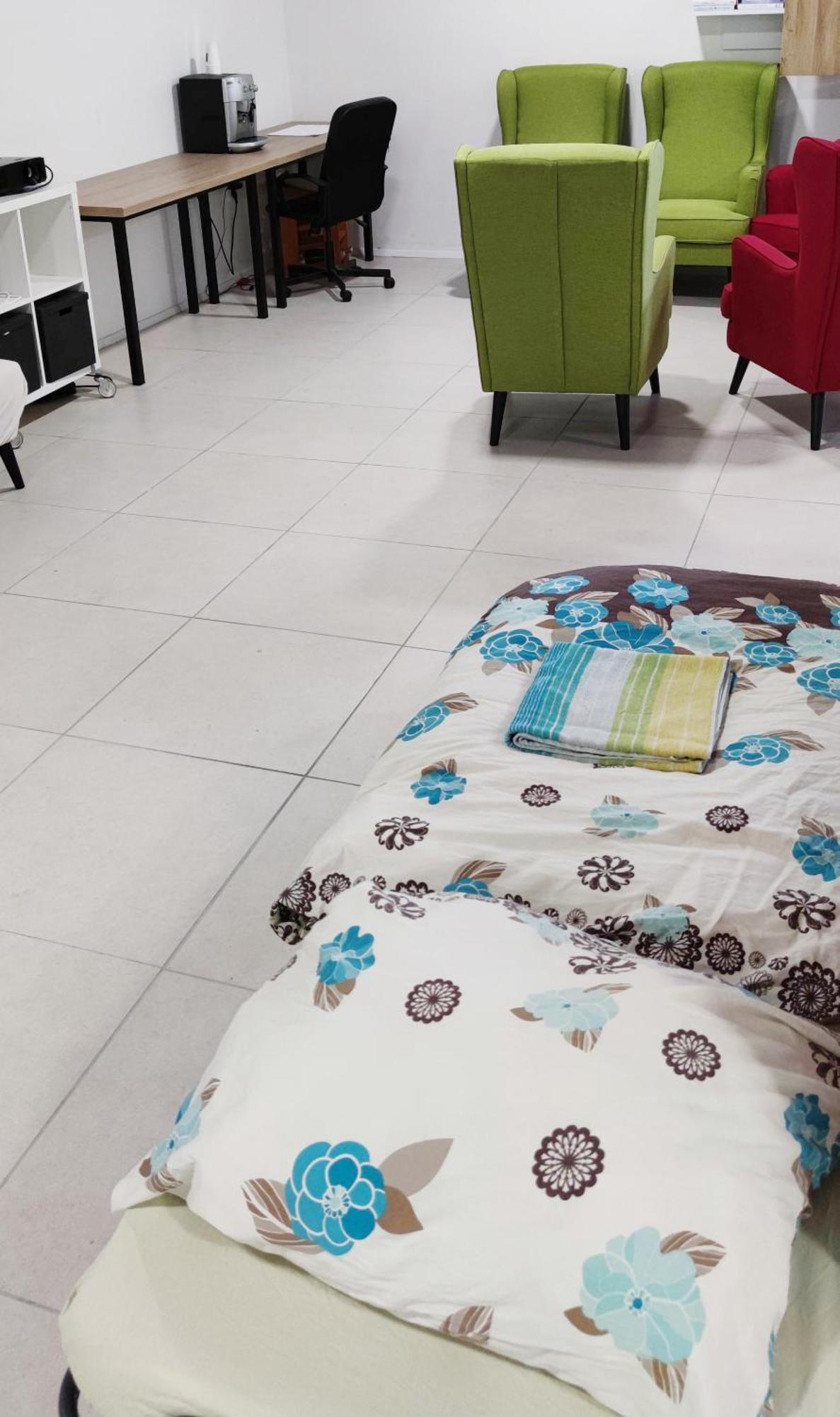 Krásny priestranný slnečný apartmán v centre mesta Trenčín Esterno foto