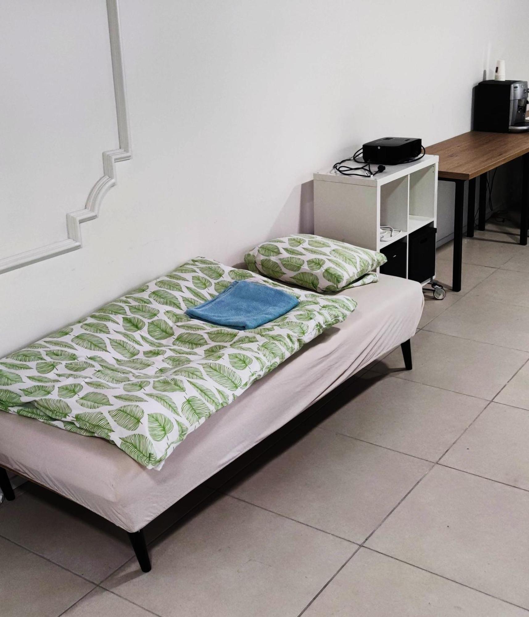 Krásny priestranný slnečný apartmán v centre mesta Trenčín Esterno foto